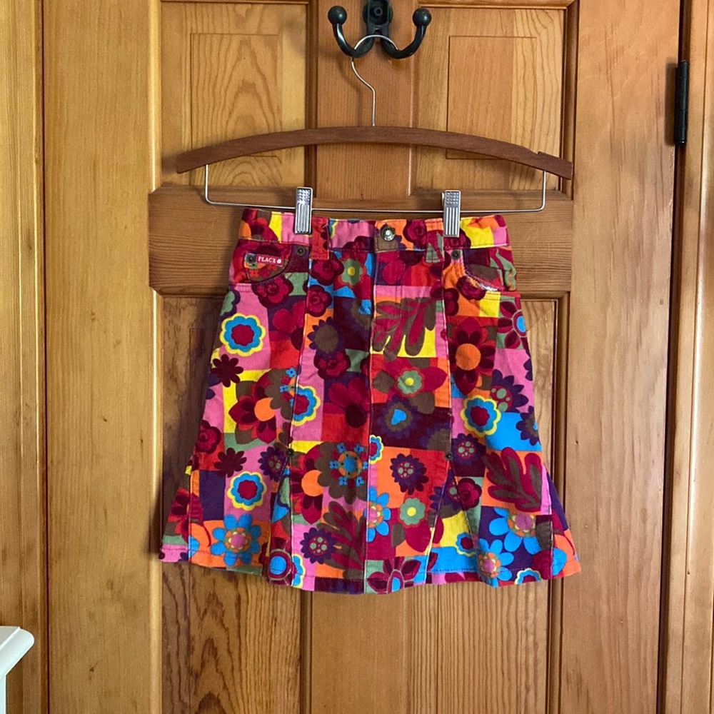 LAST CHANCE*** Girls Retro style flower skirt